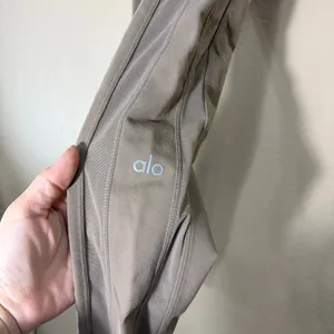Alo Yoga 7/8 High-Waist Airbrush Legging - Taupe- Sz S Double Mesh Side Outdoor thumbnail 3
