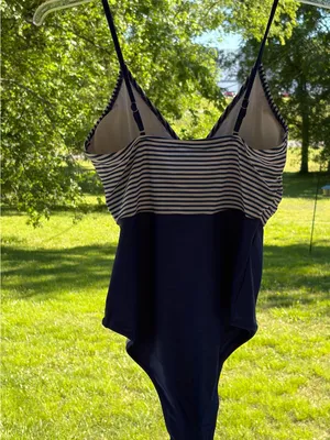 Cupshe NWT One Piece Swimsuit L Blue White Striped Beach Vacation Cruise Travel thumbnail 5
