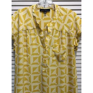 Jasmine & Juliana Yellow/White Geo‎ Blouse Size M Cap Sleeve Chiffon Buttons thumbnail 3