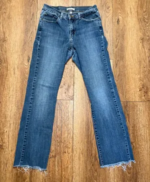 Levi's Classic Bootcut Jeans Medium Wash Raw Hem Womens Size 4 27x29 thumbnail 1
