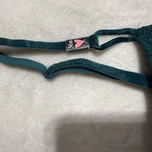 Victoria's Secret Bra thumbnail 3