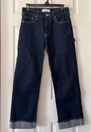 Abercrombie Low-Rise Baggy Cargo Jeans thumbnail 1