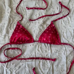 Pink Floral Tilly’s XS Bikini top thumbnail 2