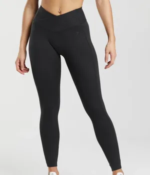 Gymshark No Front Seam Crossover Leggings in Black Sz Medium thumbnail 1