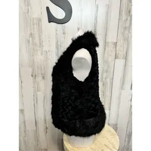 Black Faux Fur Vest Women’s Small – Soft Plush Texture, Warm Lined, Zipper Closu thumbnail 4