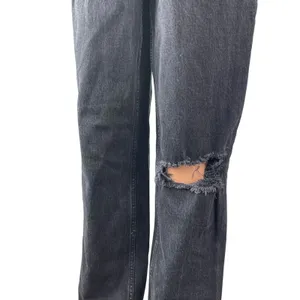 Abercrombie & Fitch 90's Straight Black High Rise Distressed Denim Jeans Size 28 thumbnail 3