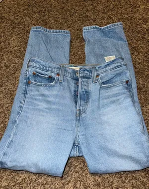 Levi’s Jeans Straight Wedgie High-Rise Distressed thumbnail 1