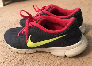 Nike Tennis Shoes thumbnail 1