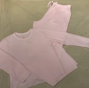 SKIMS Pink Pajama SET! M thumbnail 1