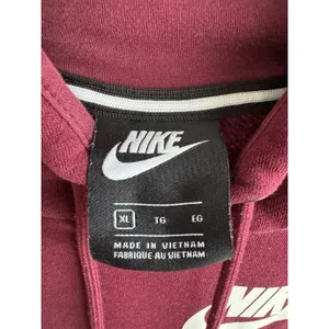 Nike Sportswear Rally Essentials Pullover Hoodie Women XL Burgundy CI1192-638 thumbnail 8