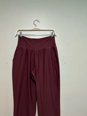 Old Navy joggers (M)  thumbnail 2