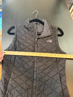 The North Face Thermoball Insulated Puffer Vest Size Small Black thumbnail 8