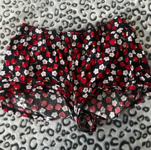 Pink sleep shorts thumbnail 1