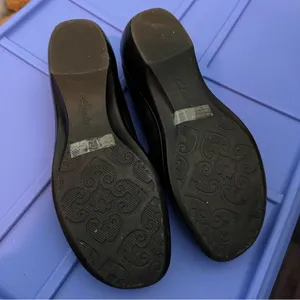 Clarks Black Leather Loafers Size 7 thumbnail 10