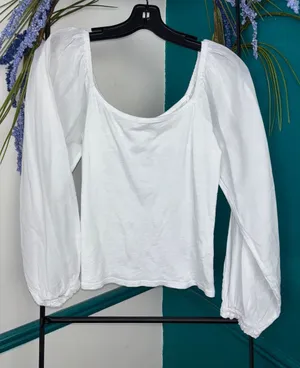 Self contrast White Scoop Neck Peasant Blouse with Puff Sleeves thumbnail 1