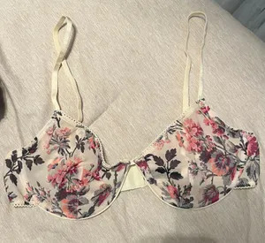 Bralette thumbnail 1