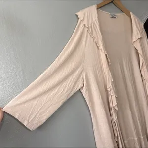 Romantic Cardigan Size XL Plus 1X ? Blush Pink Soft Knit Boho Feminine Ruffled thumbnail 2
