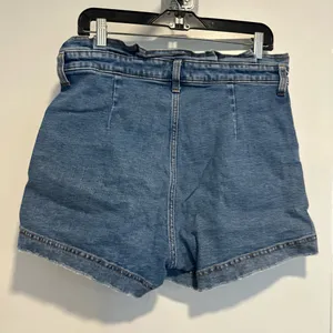 Abercrombie & Fitch Sz:32/14 Mall Brand high waited denim shorts ruffled waist. thumbnail 2