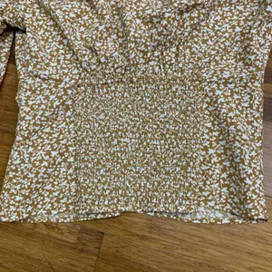 Abercrombie & Fitch Floral Print Long‎ Sleeve Top Smocked Back Women Size Small thumbnail 5