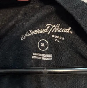 Black Universal Threads Crop Top thumbnail 3