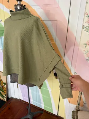 BKE Olive Green Waffle Knit Poncho Sweater Mock Neck Dolman Sleeve Sz S 💚🍄 thumbnail 4