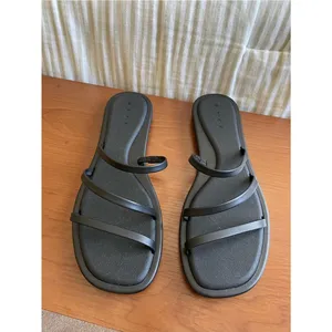 Reef Willow Ava Lightweight Slides Size 8 Black Asymmetrical Strap Sandals thumbnail 4