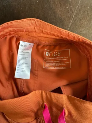 FIGS Scrub Pants thumbnail 3