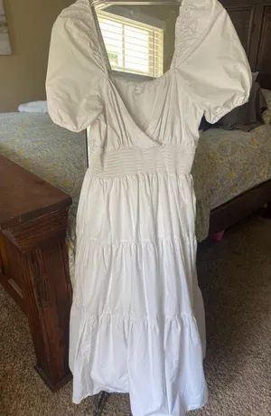 A Loves A Dress thumbnail 1