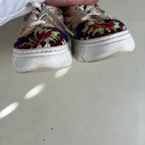 FREE PEOPLE- Catch Me If You Can Crochet Sneakers Multi Color Size 7 thumbnail 5