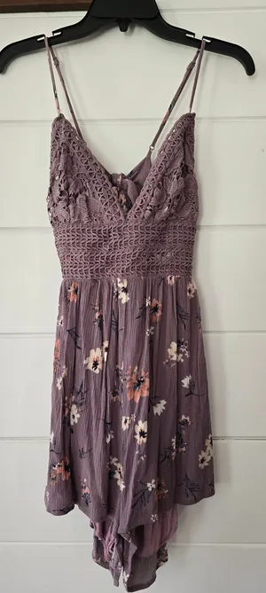 ILLA ILLA Mauve Floral Crochet Bodice Mini Romper Medium thumbnail 1