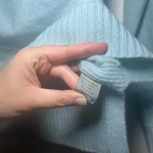 360 Cashmere Light Blue Crewneck Raglan Sweater XS Pure Cashmere cozy minimal thumbnail 4