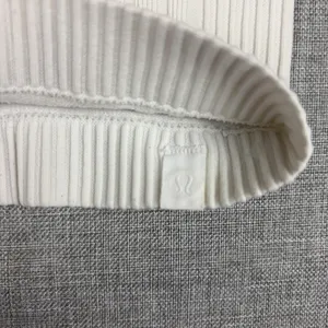 Lululemon Long Sleeve Shirt Womens Small White Textured Knit Thumbholes Yoga thumbnail 8