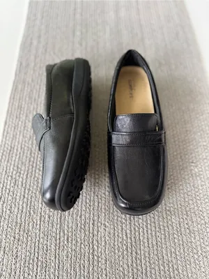 Vintage Strictly Comfort Black Leather Penny Loafers Size 10 thumbnail 8