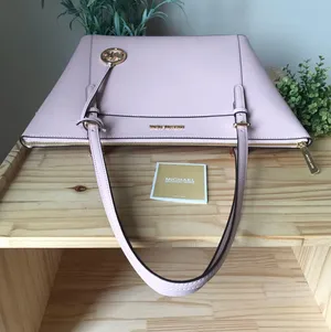 Michael Kors Purse thumbnail 4
