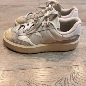 New Balance CT302 White Womens 7 or Mens‎ 5.5 Fashion Sneakers Athletic Shoes thumbnail 4