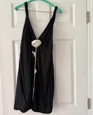 FARM Rio Rose Pipping Mini Dress in black. Size Medium thumbnail 4