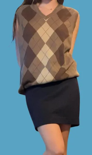 Vintage y2k Van Heusen tan and brown argyle plaid knit vest 🔥 thumbnail 1