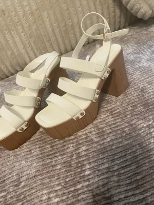 Forever 21 Chunky Heels Block Faux Leather thumbnail 4