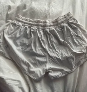 Lululemon Hotty-Hot Low-Rise Short 2.5” Color:White thumbnail 2