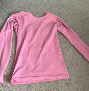 Lululemon Long Sleeve thumbnail 1