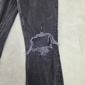 Abercrombie‎ & Fitch Size 26 2R Curve Love High Rise Mom Jean Distressed Black thumbnail 2