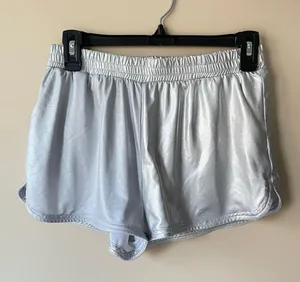silver rave shorts Size M thumbnail 2
