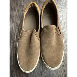 UGG Women's Tan Suede‎ Slip On Casual Sneakers Shoes Size 8 thumbnail 2