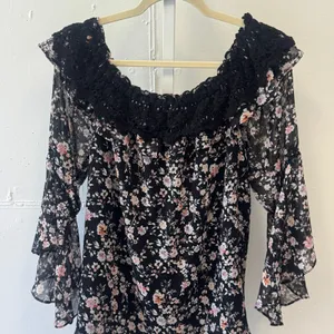 White House Black Market Floral Off Shoulder Lace Trim Bell Sleeve Blouse XL thumbnail 3