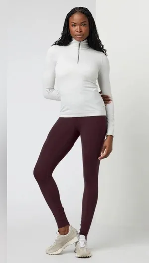 NWT Vuori Chilled Out Performance Legging in a Cerise Color Size S thumbnail 3