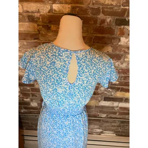 Sienna Sky Light Blue Floral Faux Wrap Midi Dress XS Flutter Sleeve Keyhole Back thumbnail 6