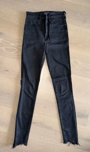 Abercrombie & Fitch Women's Black High-Rise Skinny Jeans size 25L thumbnail 1