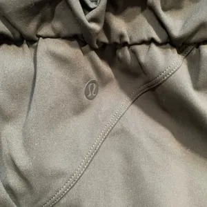 Lululemon High Rise Jogger Pants Olive Green Stretch Size 4 Paperbag Waist thumbnail 7