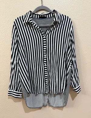 Jane + Delancey Black & White Striped Button Up Hi-Low Blouse Size L thumbnail 1