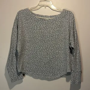 Saturday Sunday for Anthropologie Grey White Print Boxy Crop Sweater Top Size M thumbnail 1